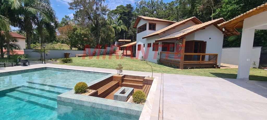 Sobrado de 450m² com 3 quartos em Serra Da Cantareira