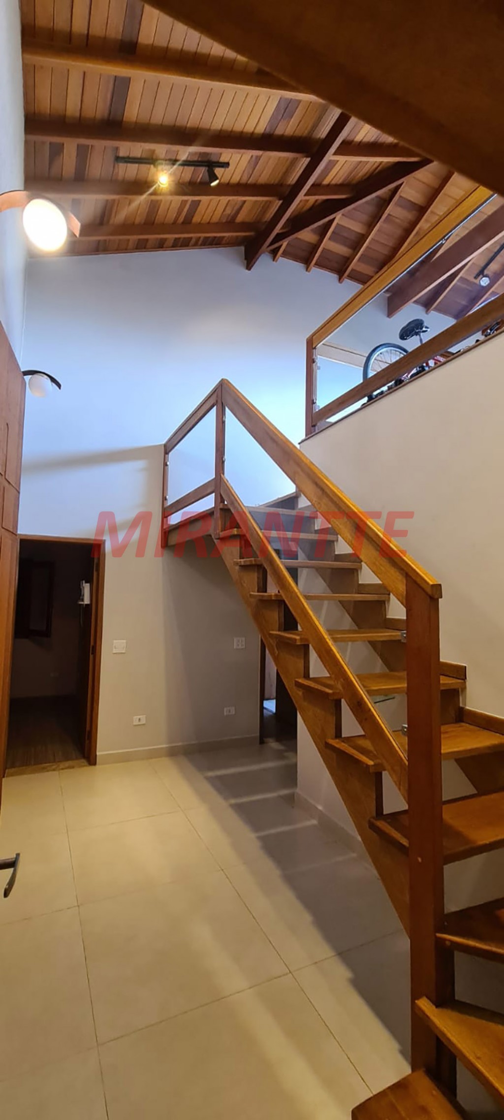 Sobrado de 450m² com 3 quartos em Serra Da Cantareira