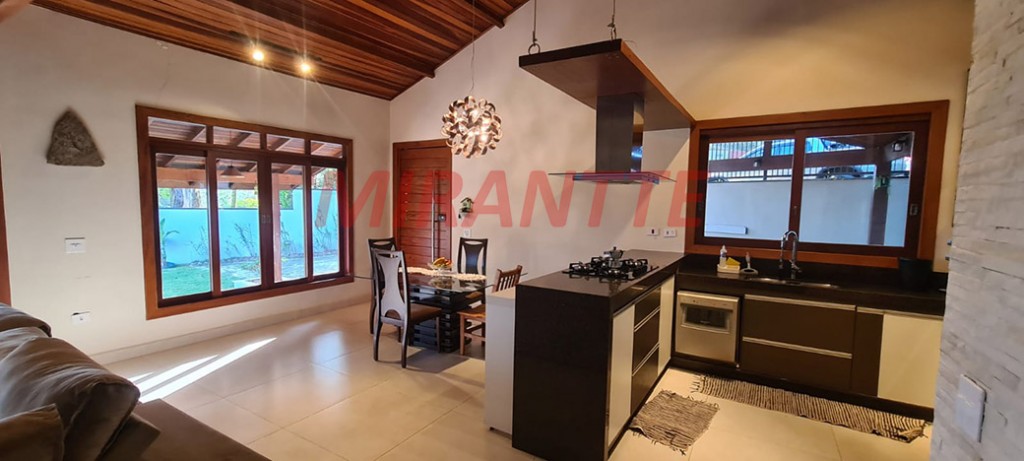 Sobrado de 450m² com 3 quartos em Serra Da Cantareira