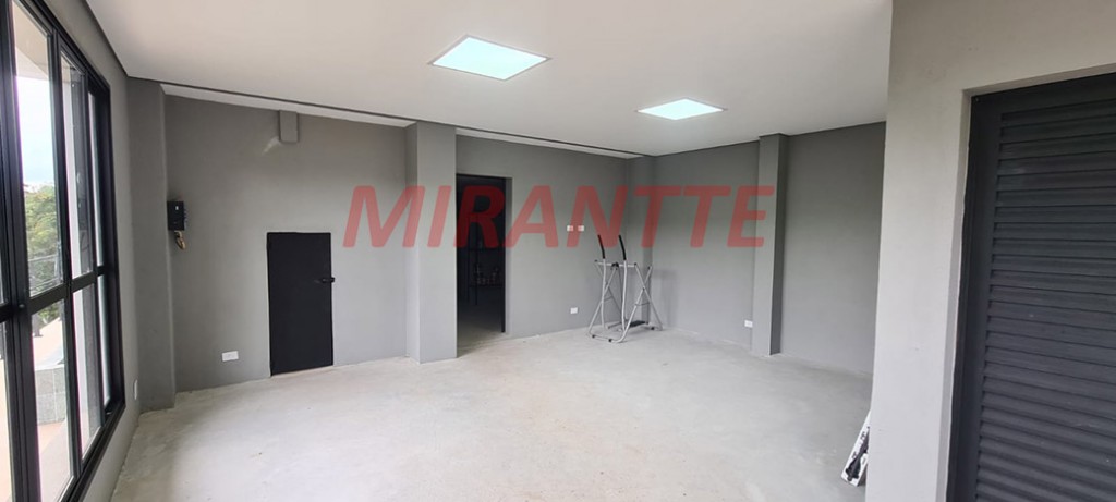 Sobrado de 450m² com 3 quartos em Serra Da Cantareira
