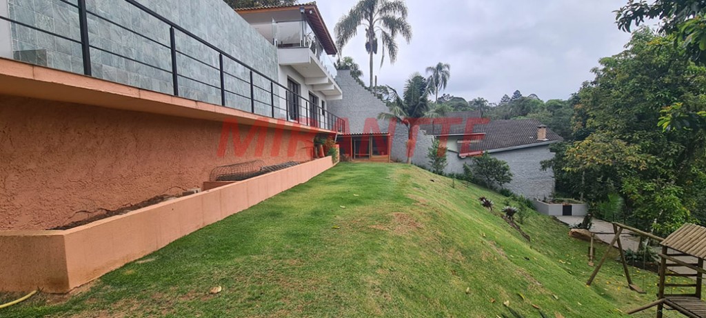 Sobrado de 450m² com 3 quartos em Serra Da Cantareira