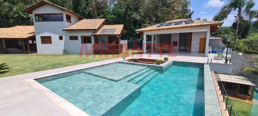 Sobrado de 450m² com 3 quartos em Serra Da Cantareira
