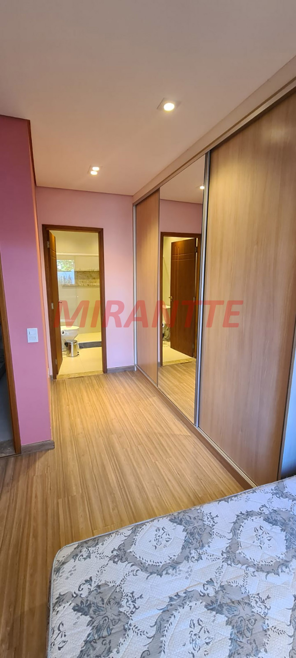Sobrado de 450m² com 3 quartos em Serra Da Cantareira