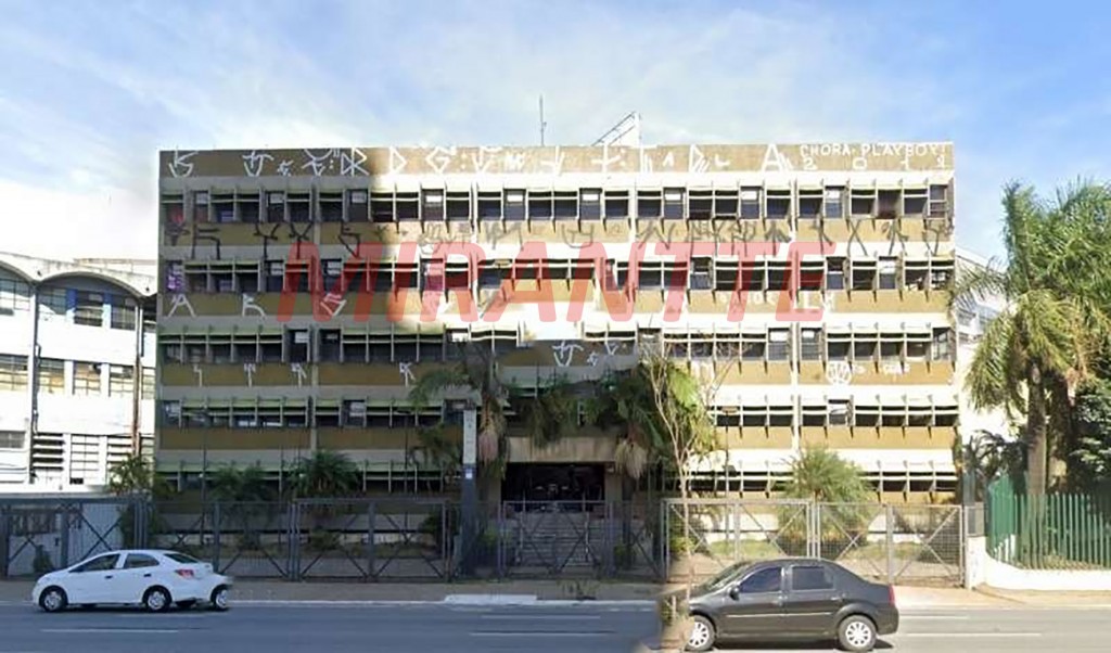 Comercial de 3561m² em Água Branca