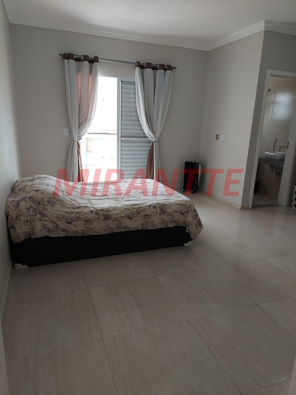 Sobrado de 141m² com 3 quartos em Jaçana