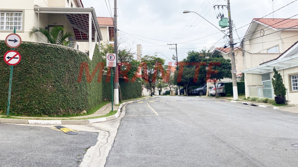 Sobrado de 170m² com 3 quartos em Vila Zamataro