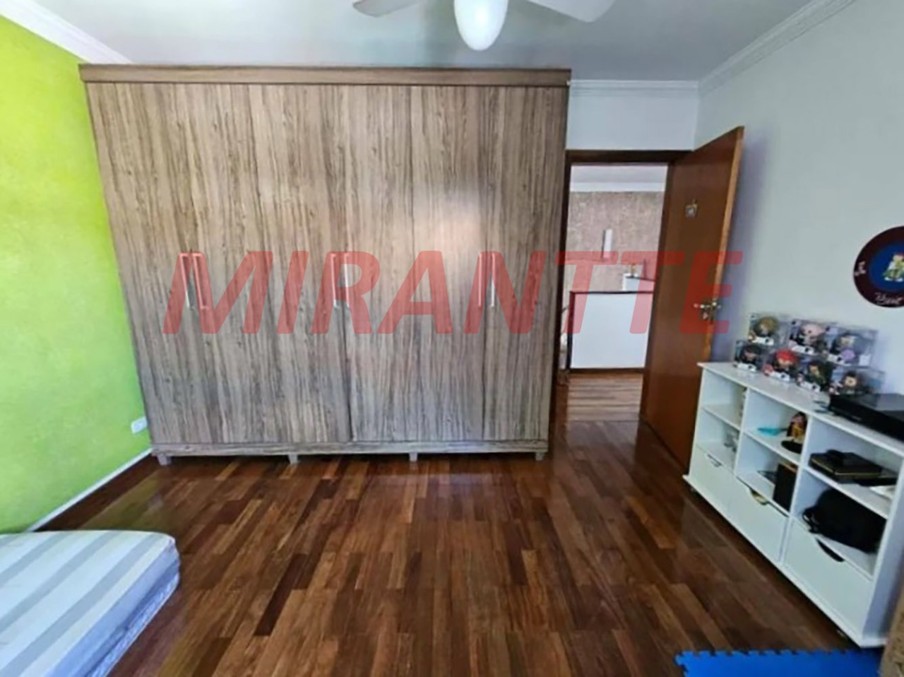 Sobrado de 354m² com 4 quartos em Jardim Primavera
