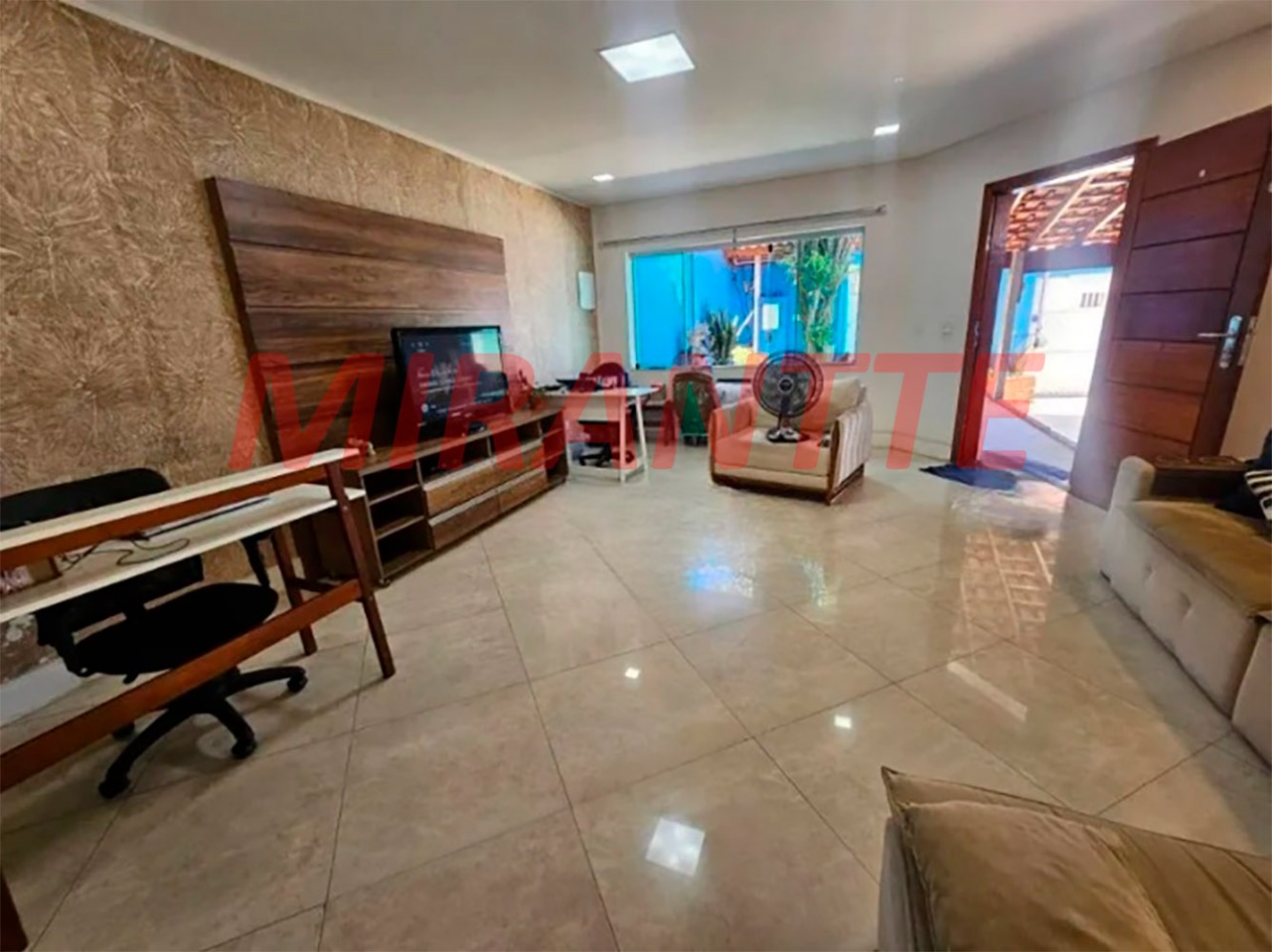 Sobrado de 354m² com 4 quartos em Jardim Primavera