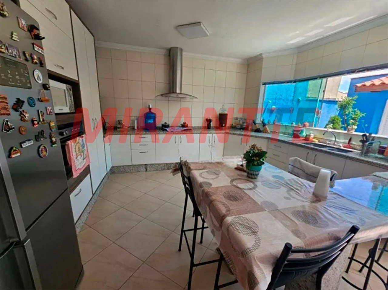 Sobrado de 354m² com 4 quartos em Jardim Primavera
