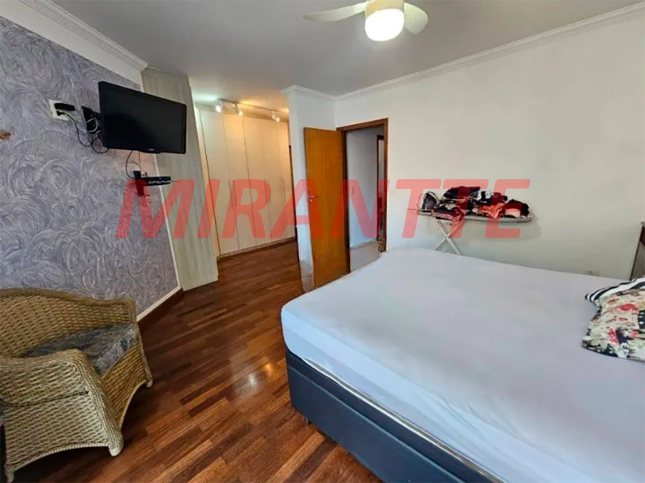 Sobrado de 354m² com 4 quartos em Jardim Primavera
