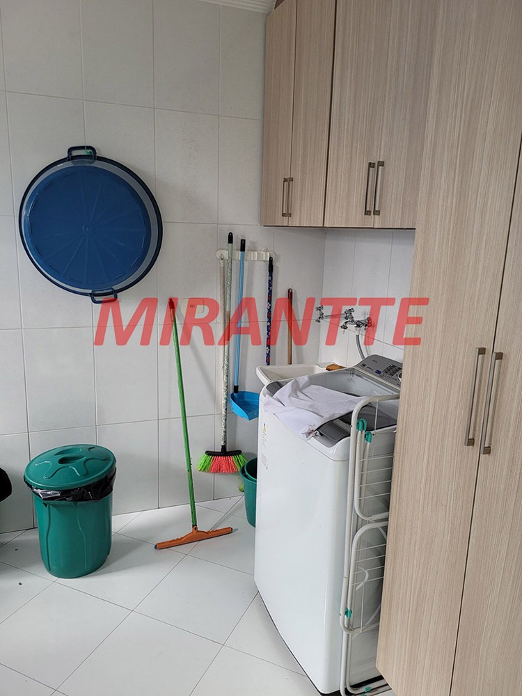 Sobrado de 354m² com 4 quartos em Jardim Primavera