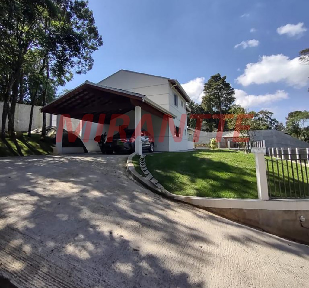 Sobrado de 450m² com 3 quartos em Serra da Cantareira