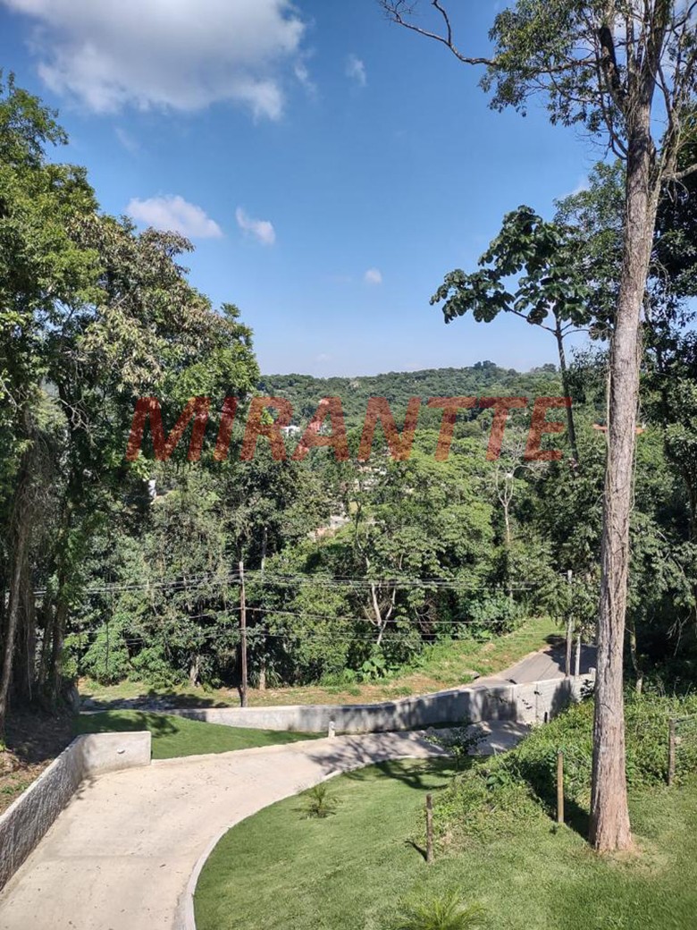 Sobrado de 450m² com 3 quartos em Serra da Cantareira