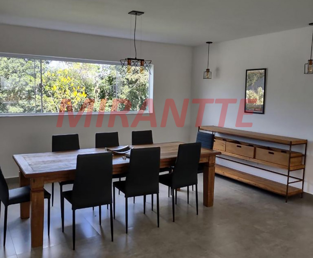 Sobrado de 450m² com 3 quartos em Serra da Cantareira