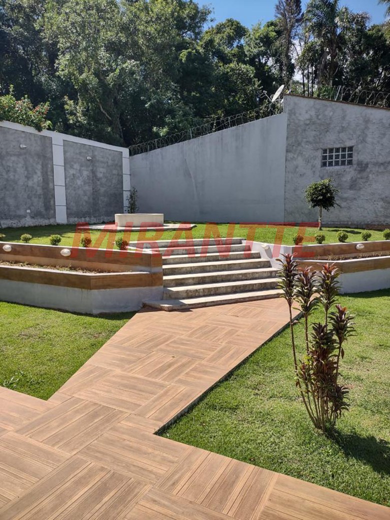 Sobrado de 450m² com 3 quartos em Serra da Cantareira