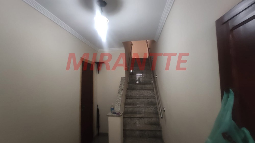 Sobrado de 160m² com 3 quartos em Água Fria