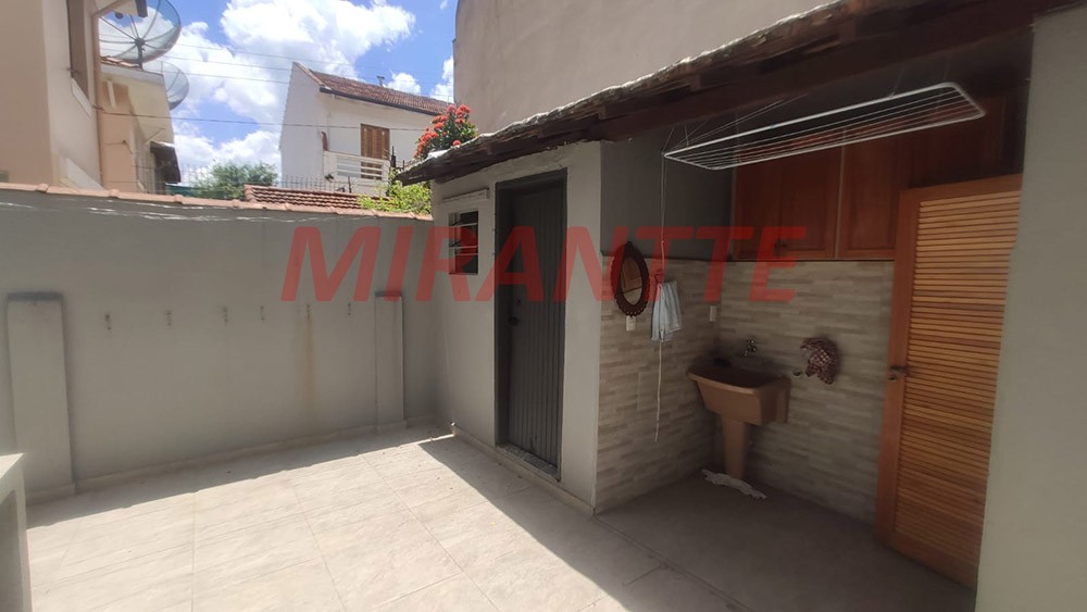 Sobrado de 160m² com 3 quartos em Água Fria
