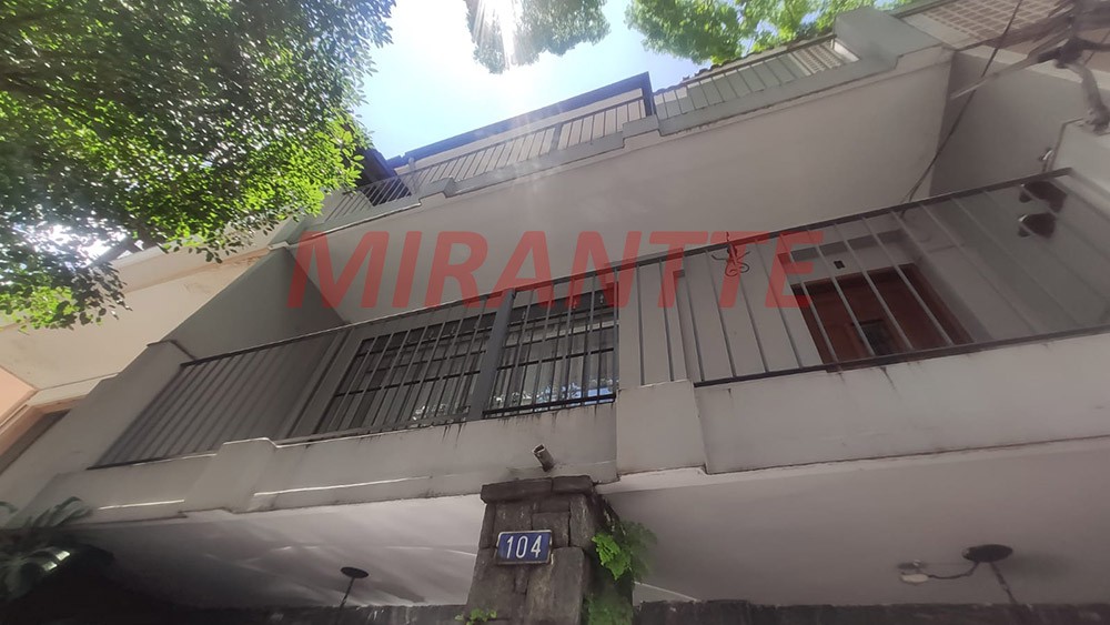 Sobrado de 160m² com 3 quartos em Água Fria