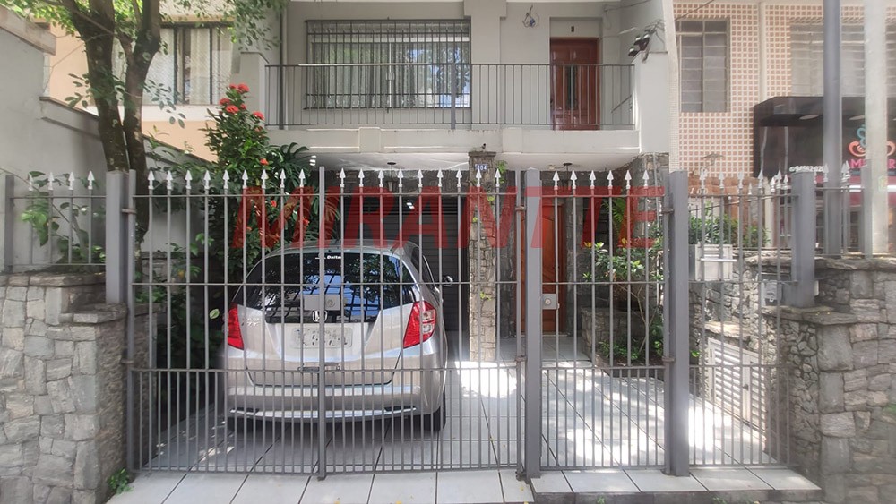 Sobrado de 160m² com 3 quartos em Água Fria