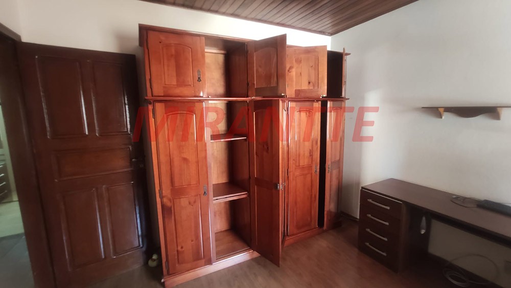 Sobrado de 160m² com 3 quartos em Água Fria