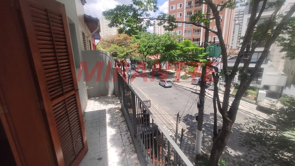 Sobrado de 160m² com 3 quartos em Água Fria