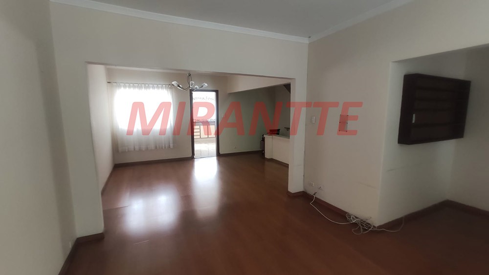 Sobrado de 160m² com 3 quartos em Água Fria