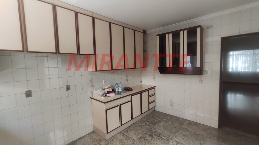 Sobrado de 160m² com 3 quartos em Água Fria