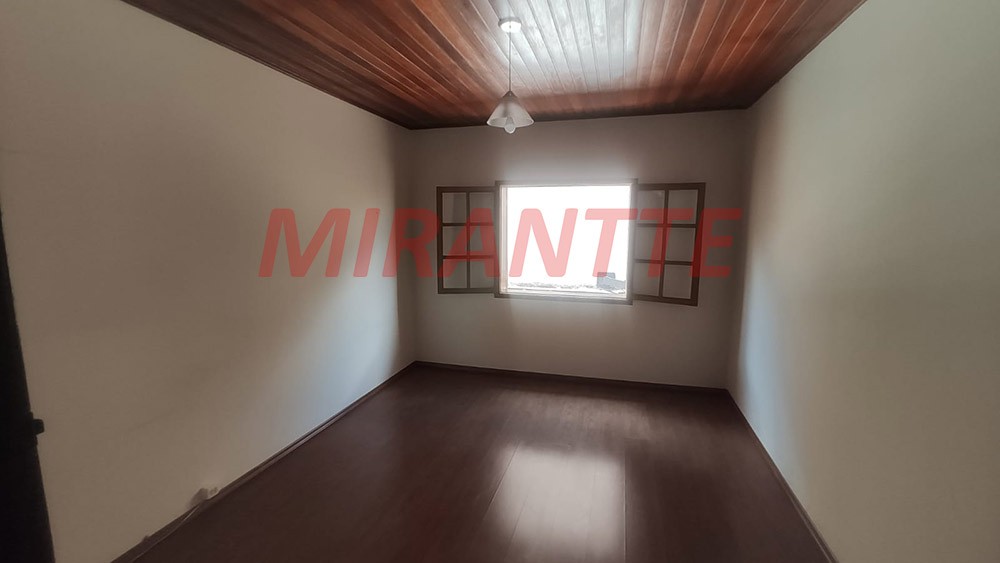 Sobrado de 160m² com 3 quartos em Água Fria
