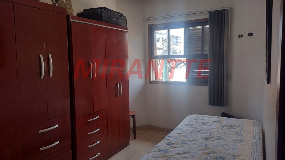 Sobrado de 183m² com 4 quartos em Água Fria