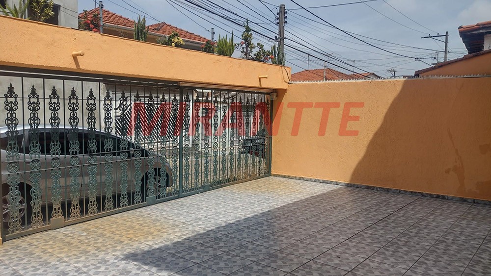 Sobrado de 183m² com 4 quartos em Água Fria