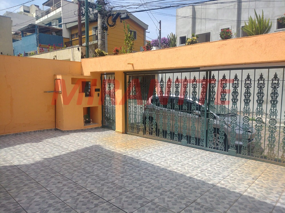 Sobrado de 183m² com 4 quartos em Água Fria