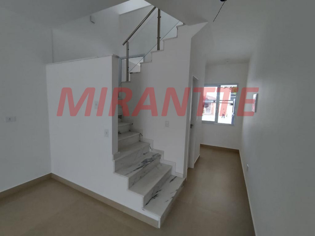 Sobrado de 165m² com 3 quartos em Água Fria