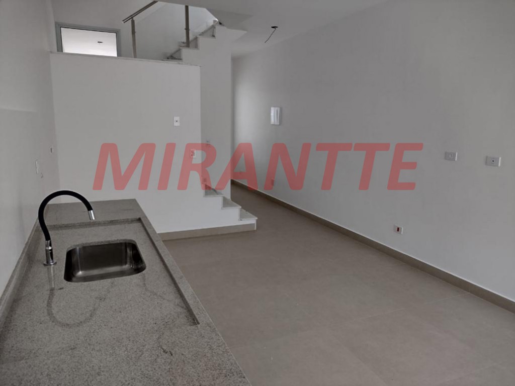 Sobrado de 165m² com 3 quartos em Água Fria