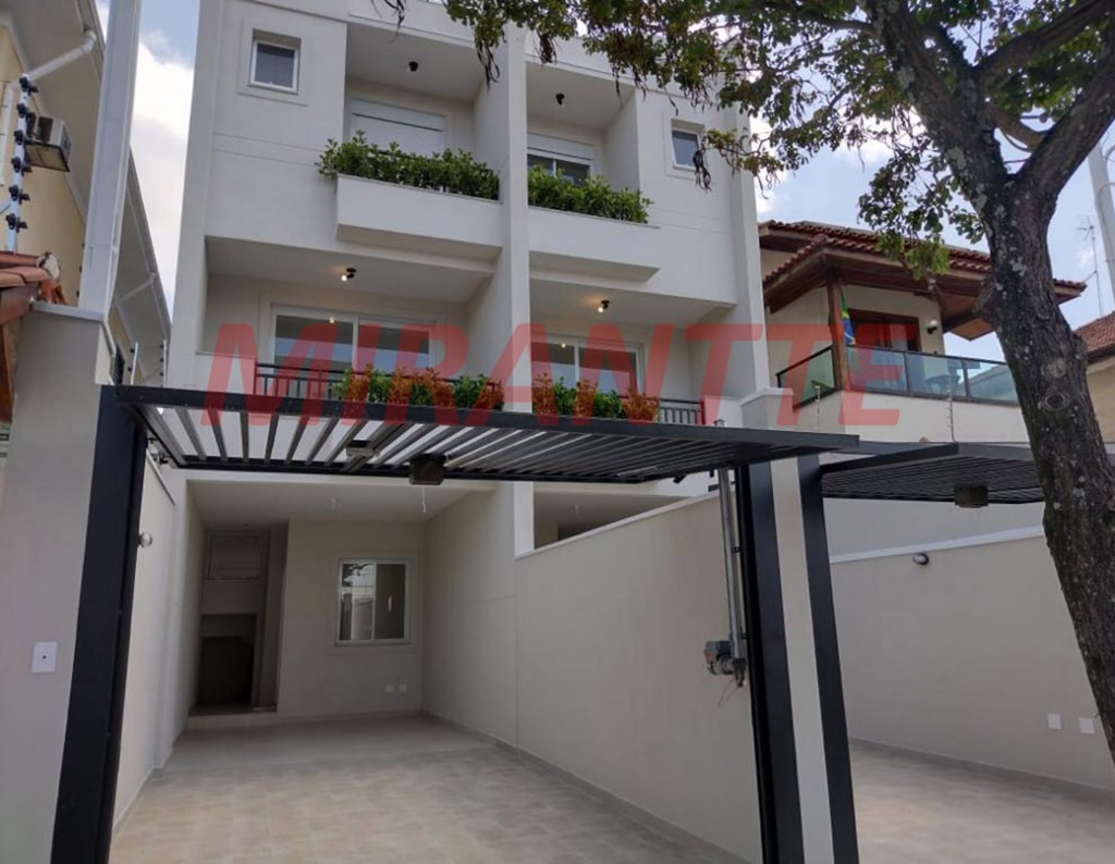 Sobrado de 165m² com 3 quartos em Água Fria