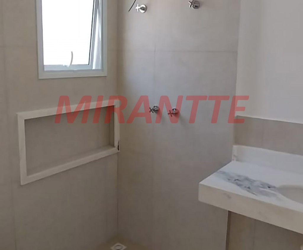 Sobrado de 165m² com 3 quartos em Água Fria