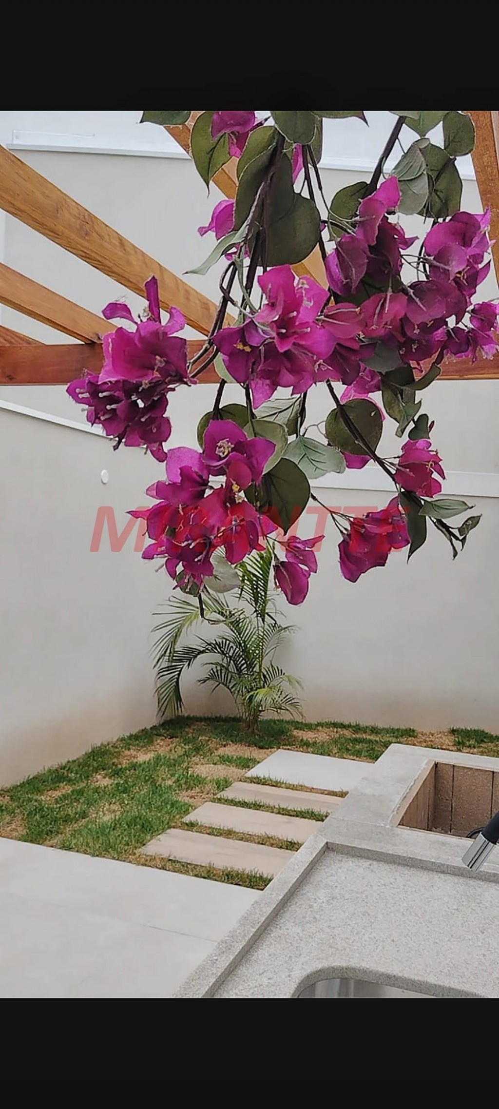 Sobrado de 165m² com 3 quartos em Água Fria