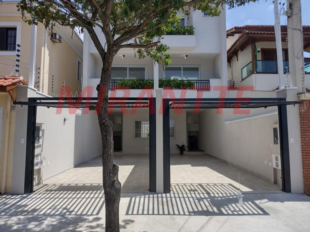 Sobrado de 165m² com 3 quartos em Água Fria