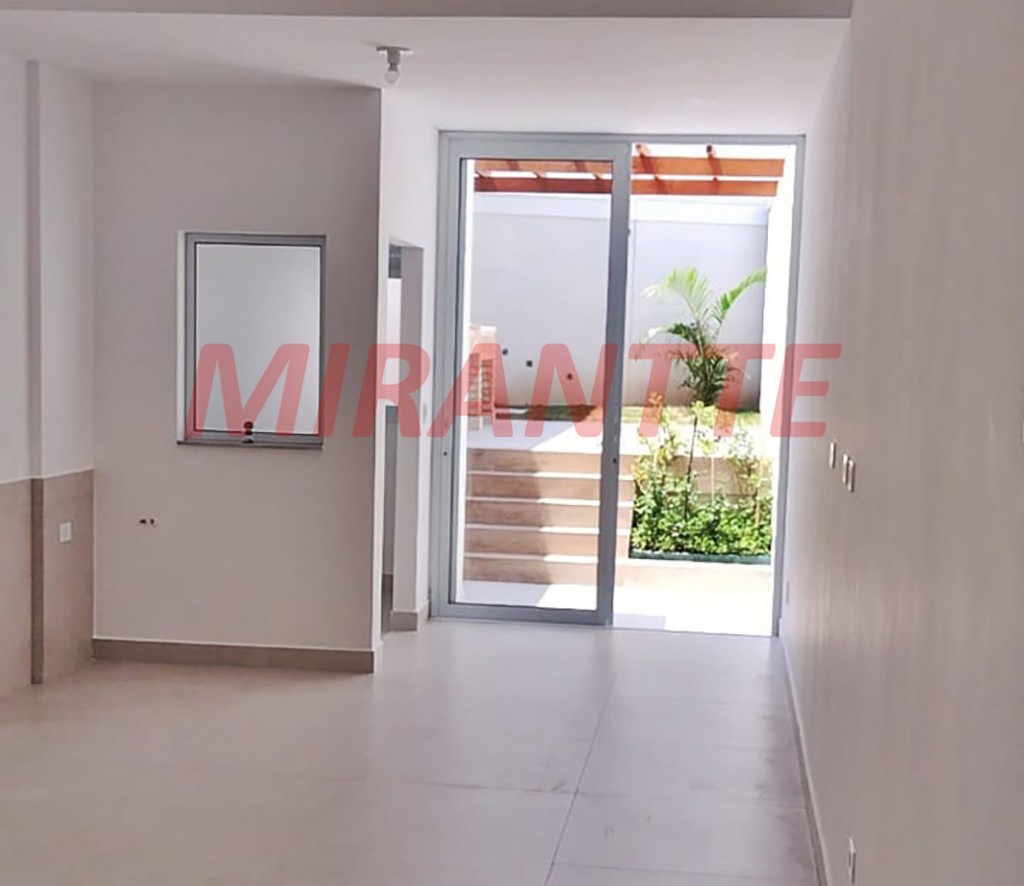 Sobrado de 165m² com 3 quartos em Água Fria