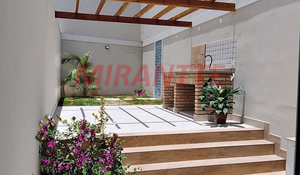 Sobrado de 165m² com 3 quartos em Água Fria