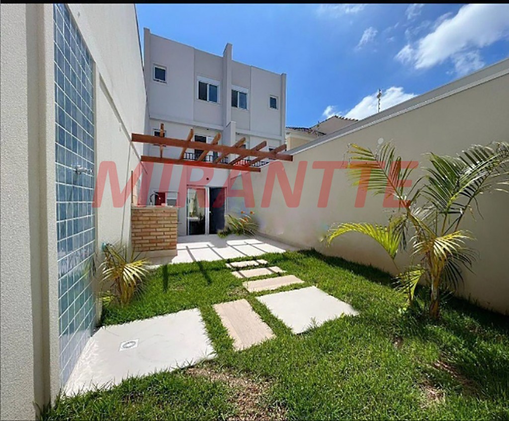 Sobrado de 165m² com 3 quartos em Água Fria