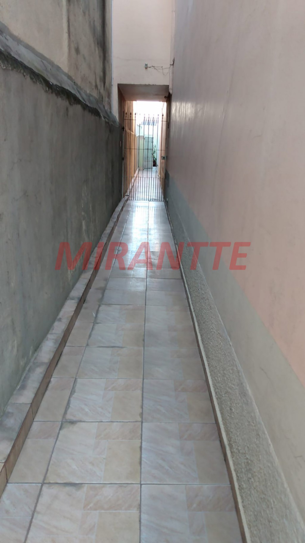 Sobrado de 1970m² com 2 quartos em Vila Gustavo