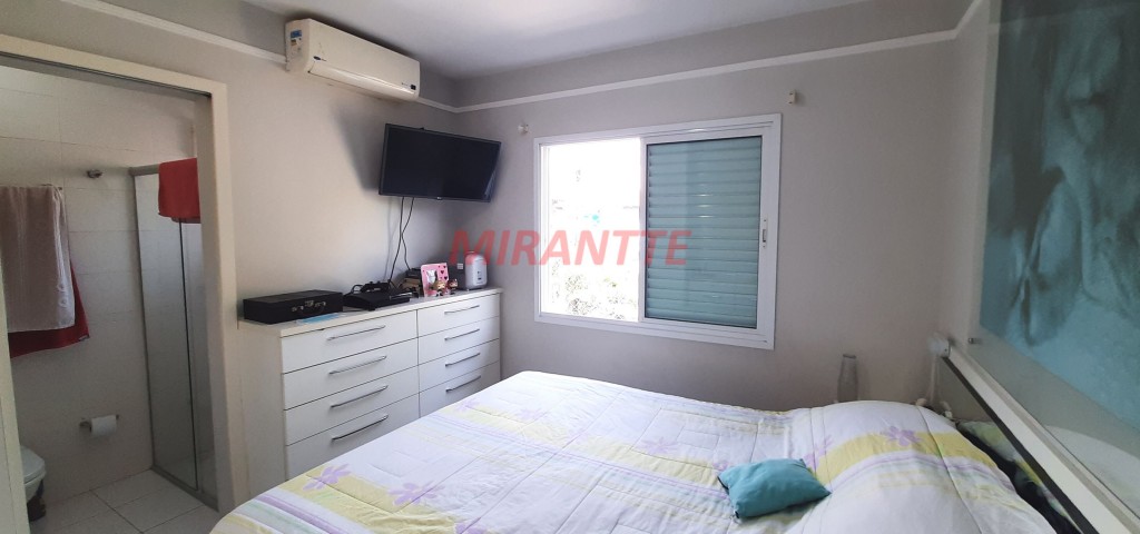 Sobrado de 150m² com 3 quartos em Água Fria