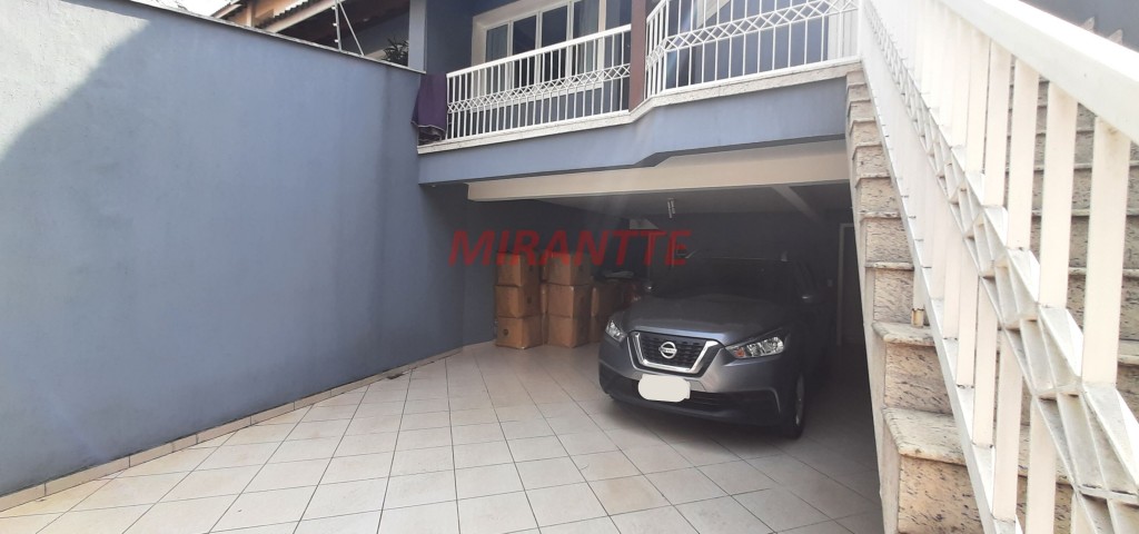 Sobrado de 150m² com 3 quartos em Água Fria