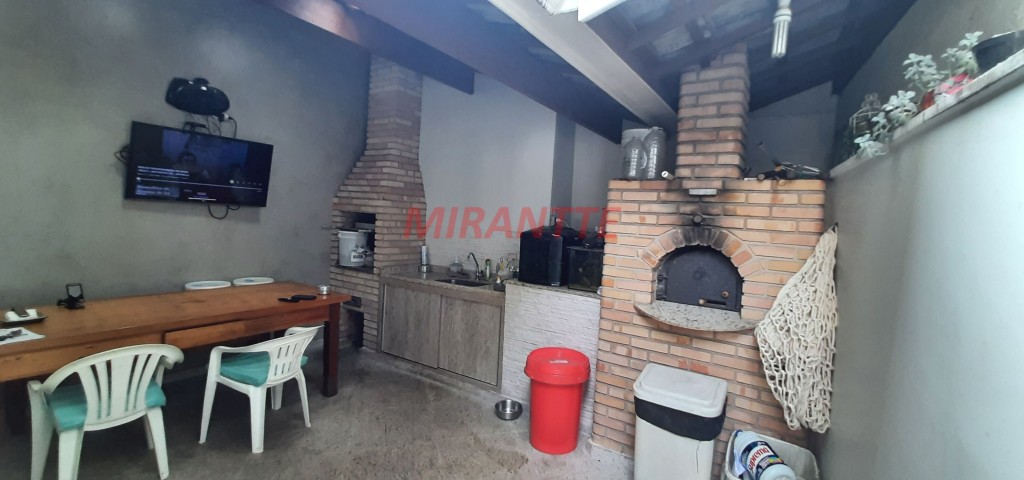 Sobrado de 150m² com 3 quartos em Água Fria