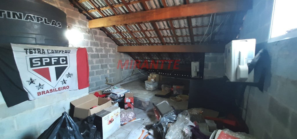 Sobrado de 150m² com 3 quartos em Água Fria