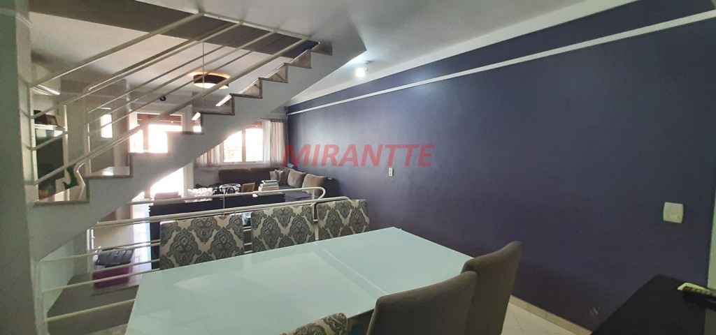 Sobrado de 150m² com 3 quartos em Água Fria