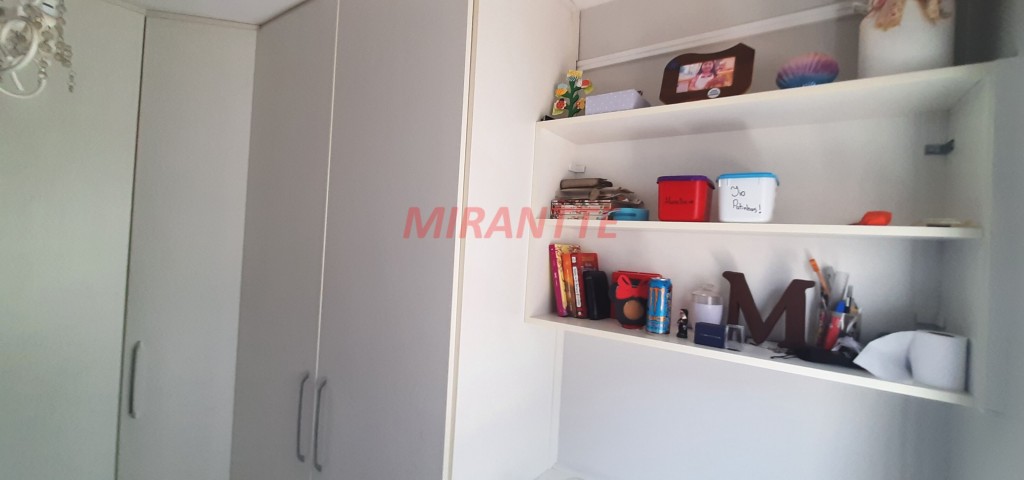 Sobrado de 150m² com 3 quartos em Água Fria