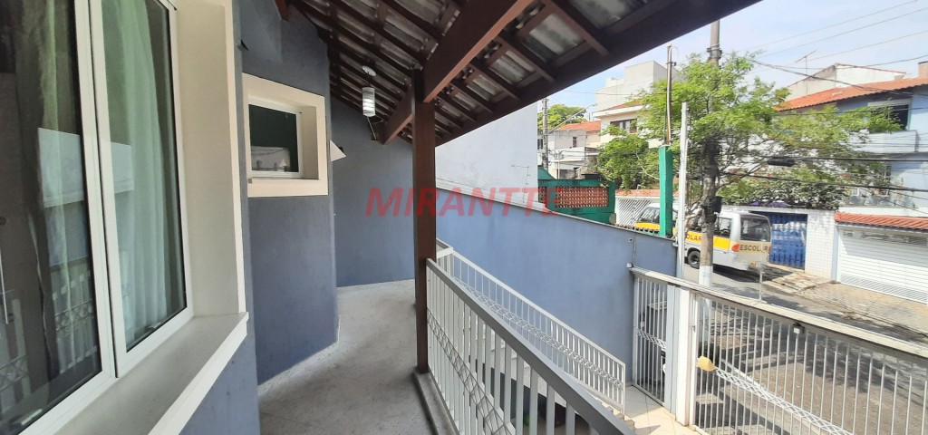 Sobrado de 150m² com 3 quartos em Água Fria