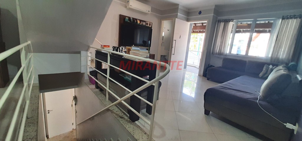 Sobrado de 150m² com 3 quartos em Água Fria