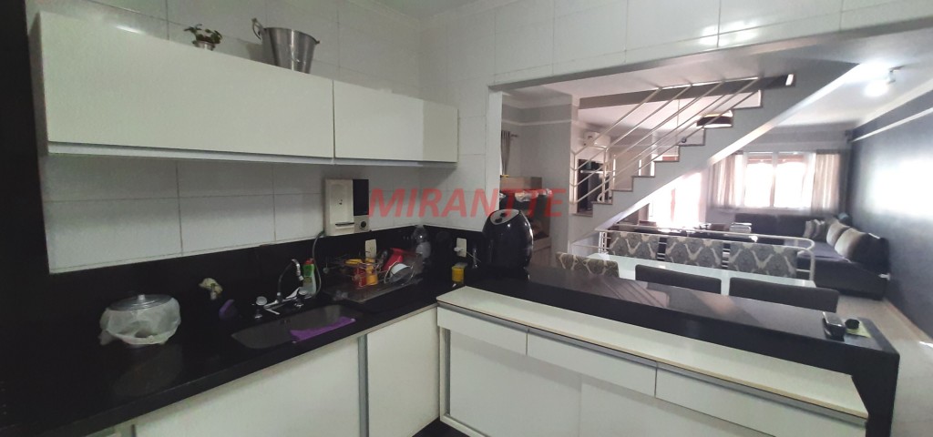 Sobrado de 150m² com 3 quartos em Água Fria
